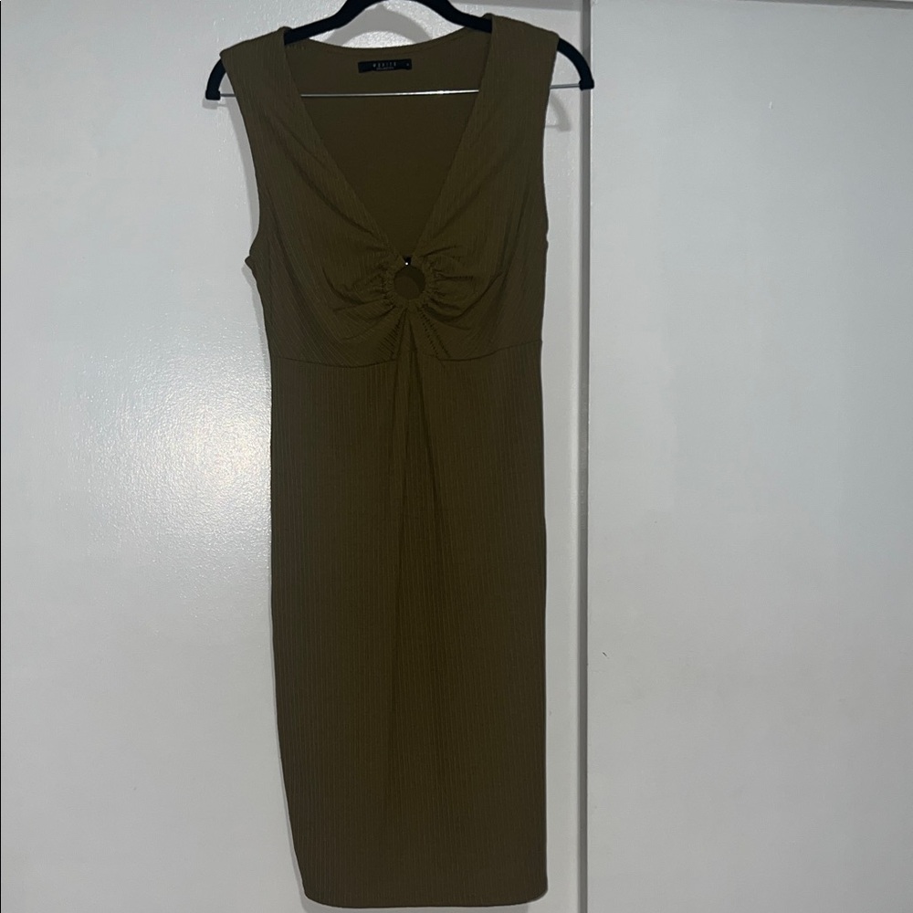 Chic Olive Midi Dress with Ring Accent